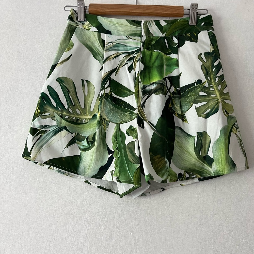Tropical shorts Gianni Bini size 4